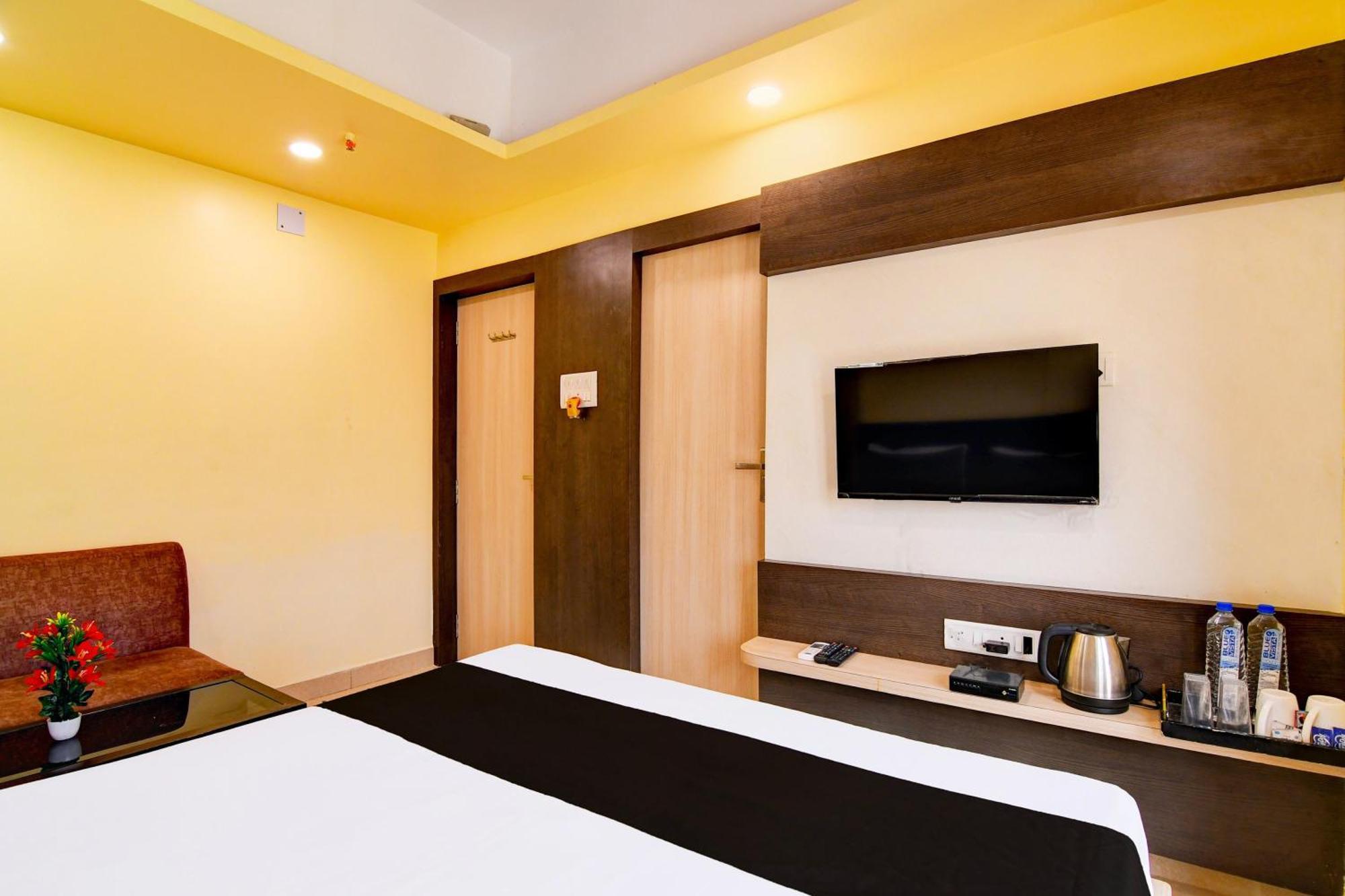 Hotel O Bypass View Kolkata Exterior photo